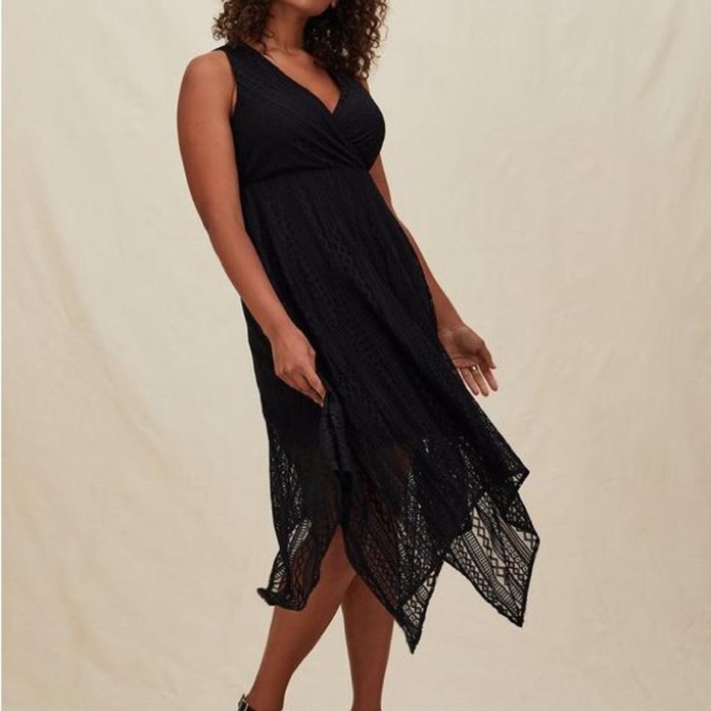 NWOT Torrid black lace mesh overlay midi dress w/ handkerchief hem; Sz 1; 14/16 - Picture 2 of 7